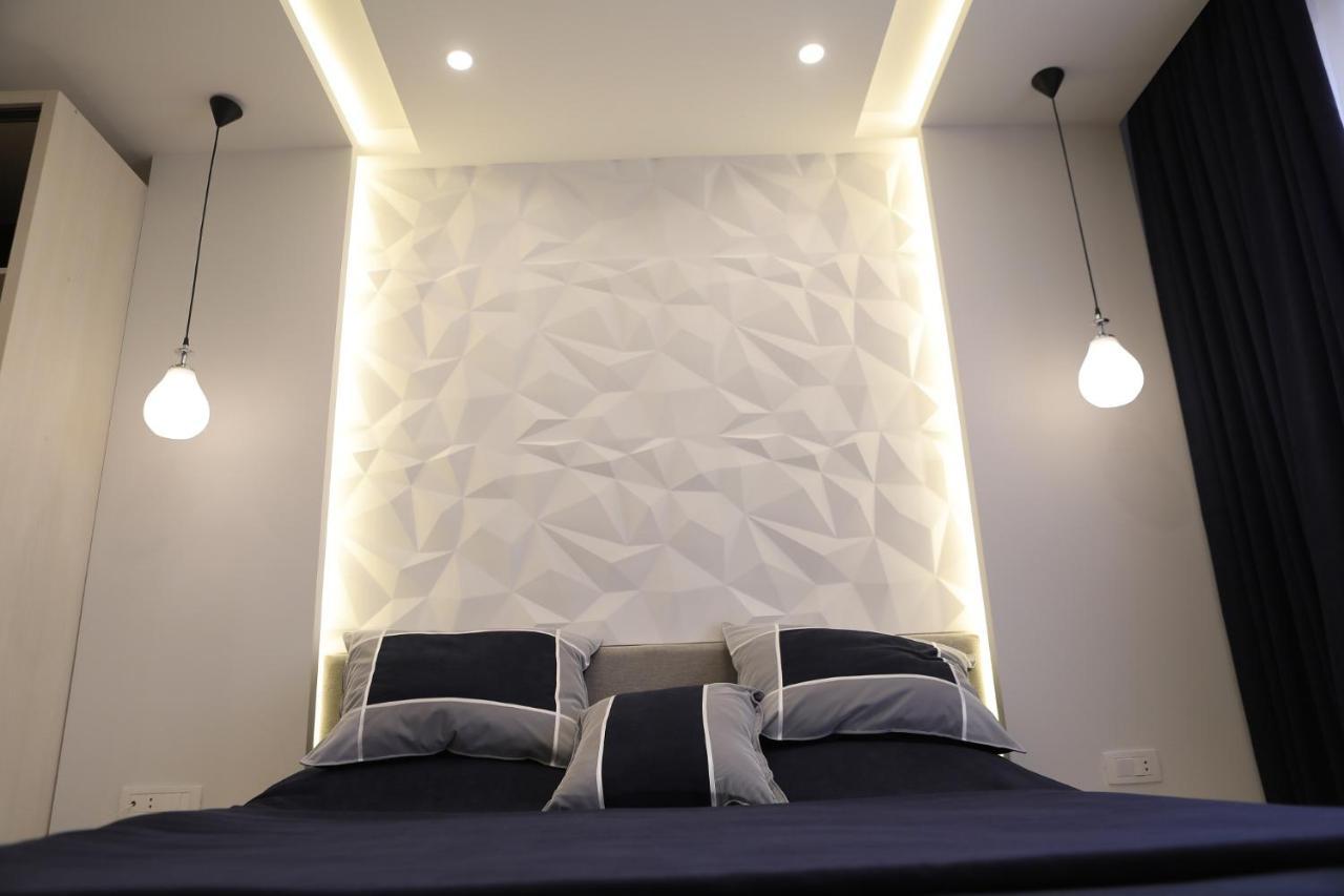 4Room Hotel Erevan Esterno foto