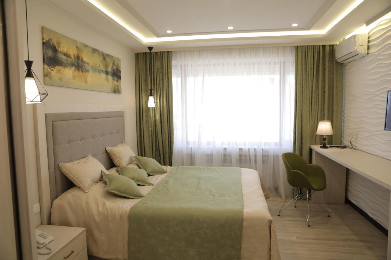 4Room Hotel Erevan Esterno foto