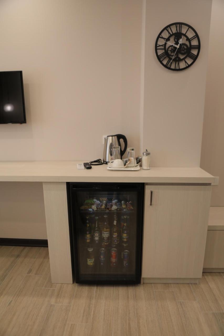 4Room Hotel Erevan Esterno foto